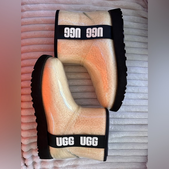 Clear UGG ankle fur snow boots - Picture 2 of 2